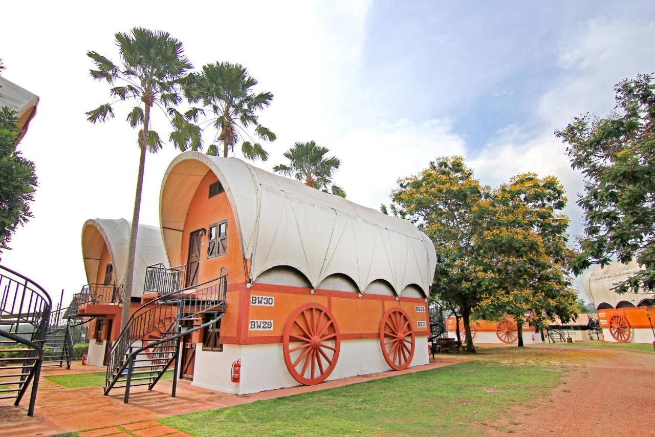 Eagle Ranch Resort Port Dickson Esterno foto
