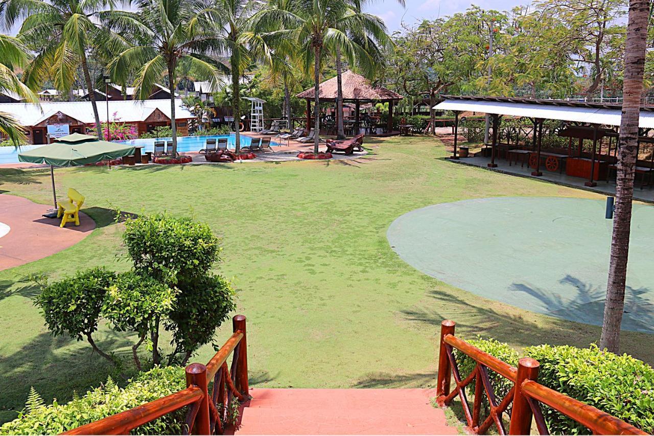 Eagle Ranch Resort Port Dickson Esterno foto