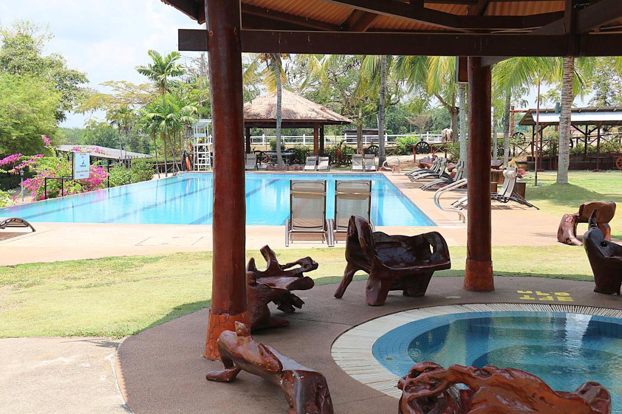 Eagle Ranch Resort Port Dickson Esterno foto