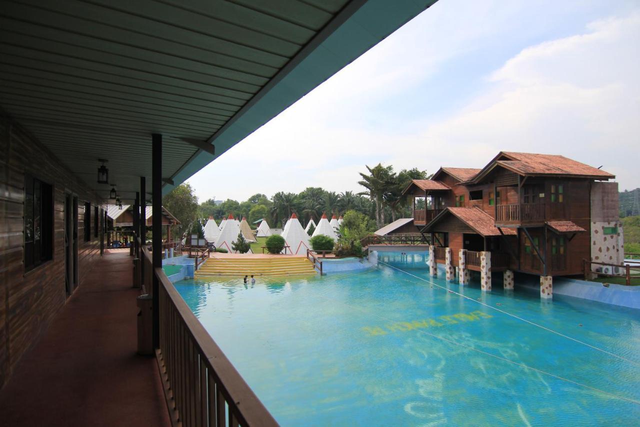 Eagle Ranch Resort Port Dickson Esterno foto